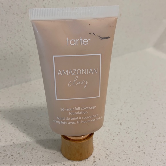 Tarte Amazonian Clay Foundation in 20 LN